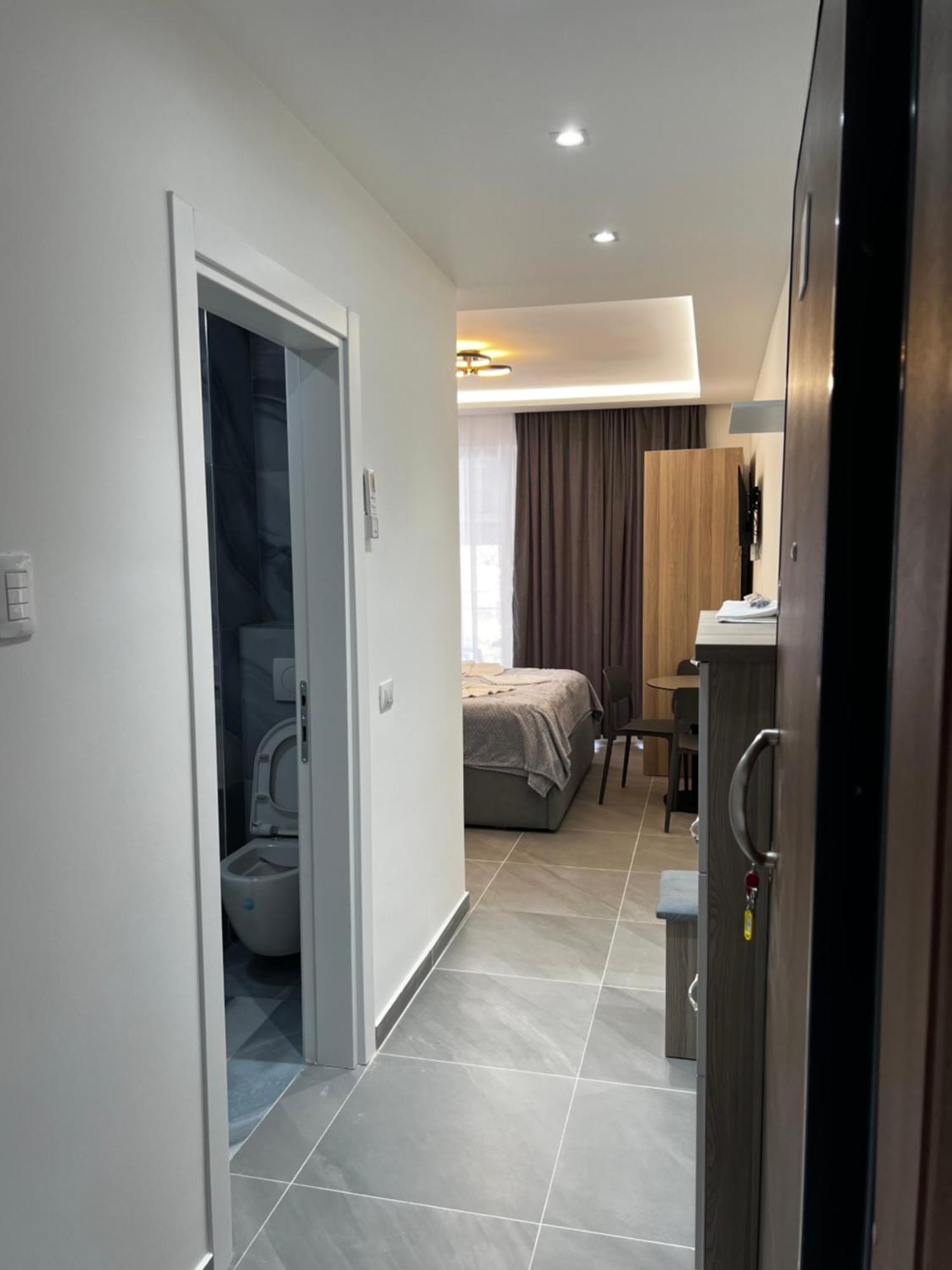 D&D Hotel Shëngjin Extérieur photo