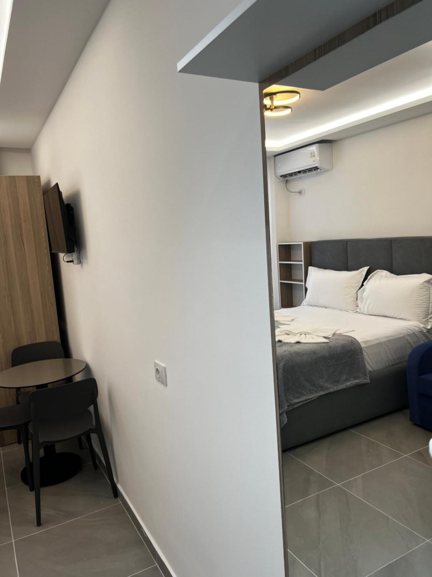 D&D Hotel Shëngjin Extérieur photo