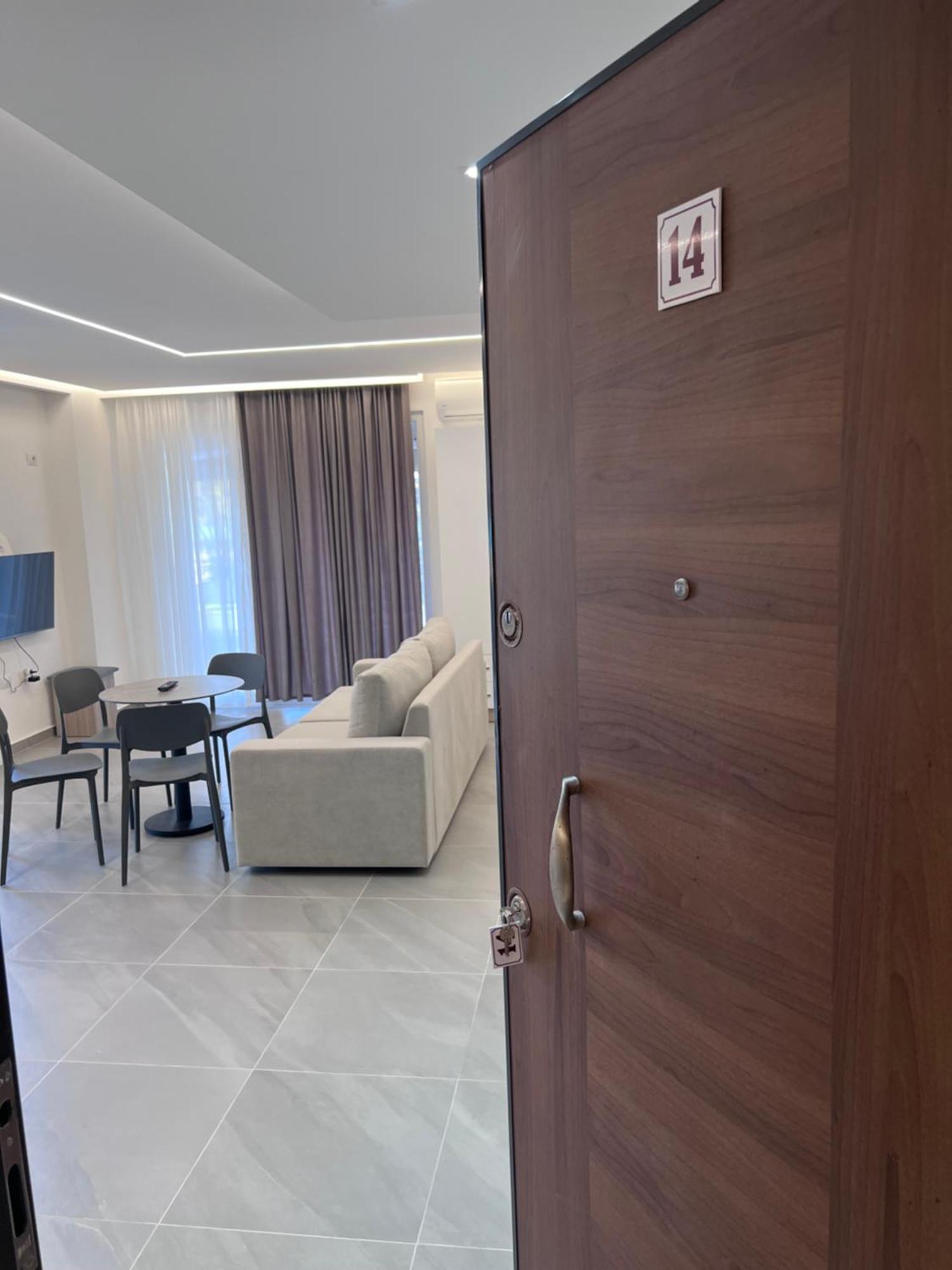 D&D Hotel Shëngjin Extérieur photo